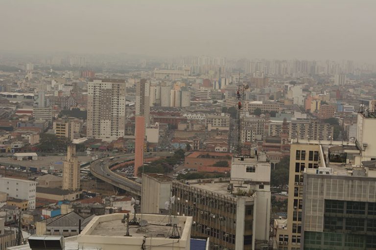 Doenças causadas por poluição do ar, podem matar, por ano, 6,4 mil ...