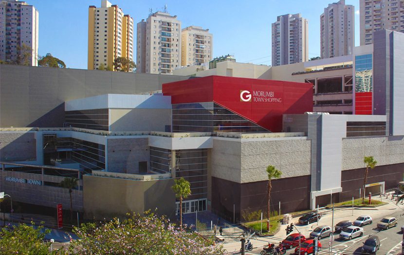 protetores faciais doados no shopping