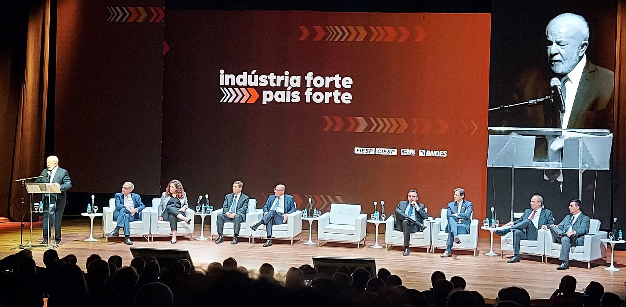 “Eu não voltaria a ser presidente do Brasil para ser menor do que já