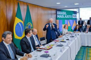 presidente Lula durante o evento que oficializou o envio do PL que amplia a faixa de isenção do IR ao Congresso. Foto Ricardo Stuckert PR