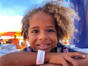 Aldeias Infantis pulseirinha criança