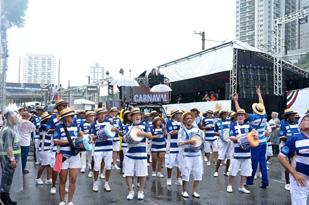 Bateria-Batuque-de-Nego-Veio